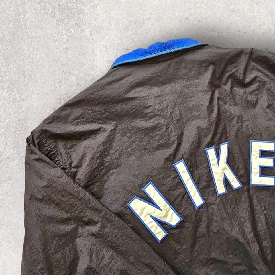 Vintage Nike puffer jacket 2XL unisex with broken zipper and button
