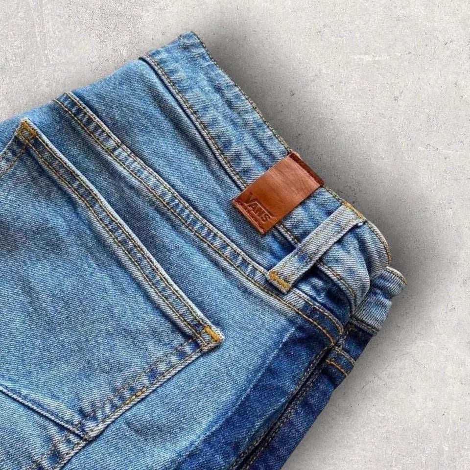 Woman’s Vans Jeans בצבע כחול כהה/נייבי, מידה מותן 82 ס״מ