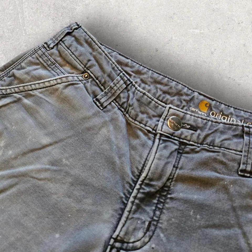 Carhartt carpenter shorts - original fit בצבע בהיר עם כתמי צבע ואקונומיקה