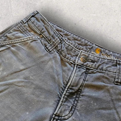 Carhartt carpenter shorts - original fit בצבע בהיר עם כתמי צבע ואקונומיקה