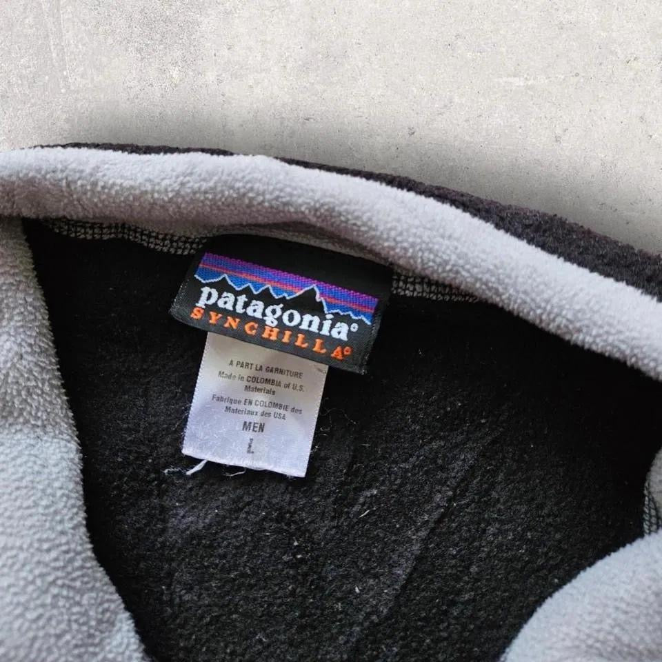 Patagonia light fleece vest large, men’s L, hole on bottom, light wear marks, 8.5/10 condition