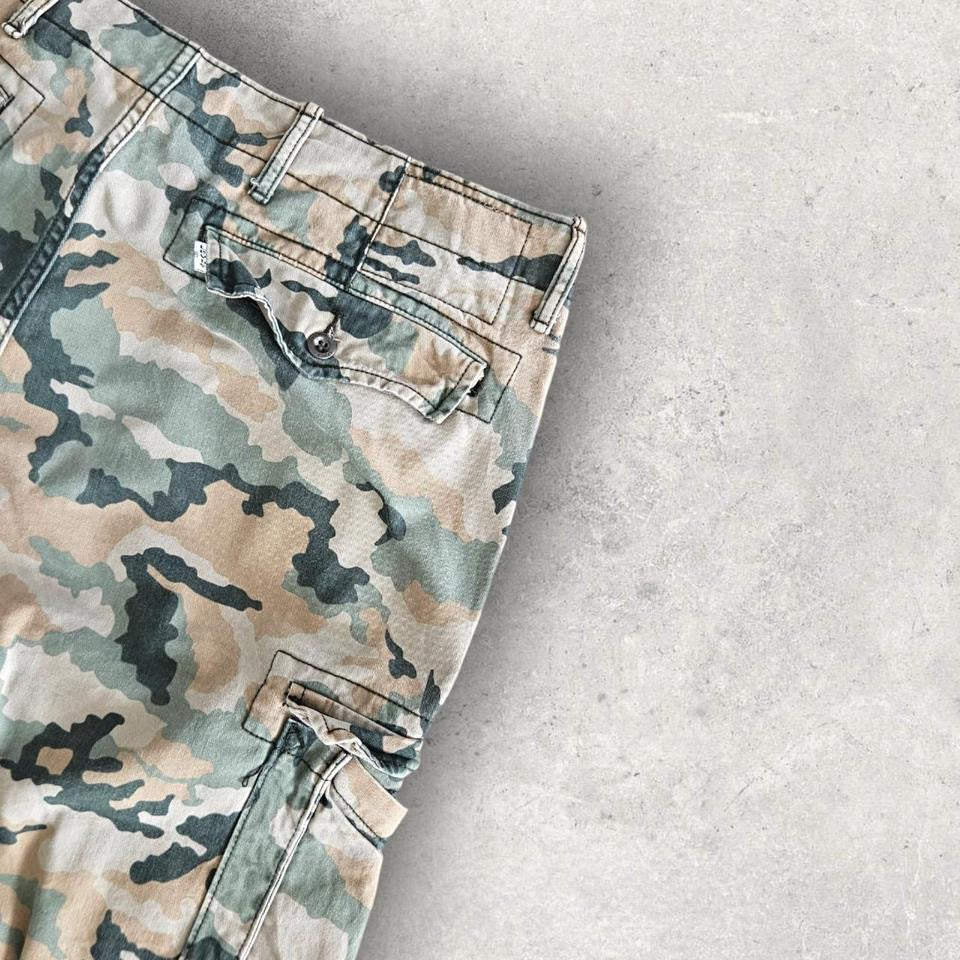 Levis camo cargo shorts W36 vintage streetwear         