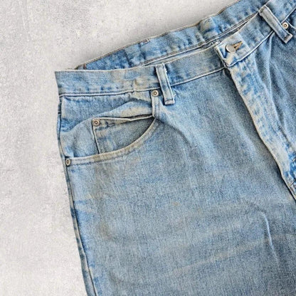 Wrangler short jeans size W38 with many stains front and back