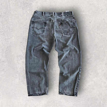 Levi’s 550 Black Jeans - 40x30 ג'ינס שחור מידה W40 L30 עם כתמי צבע וסטייל וינטאג'