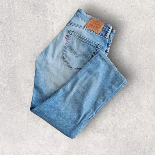 Levi’s 511 Blue Jeans – 32x32 עם דהייה וכתם קל