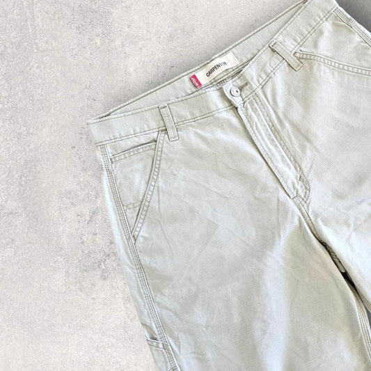 Levi’s Carpenters Jorts במידה W34 עם כתם גדול מקדימה במצב טוב