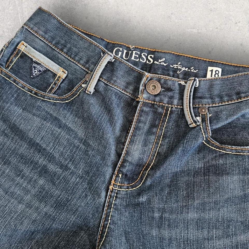 Guess Navy Jorts במצב מצוין ללא פגמים