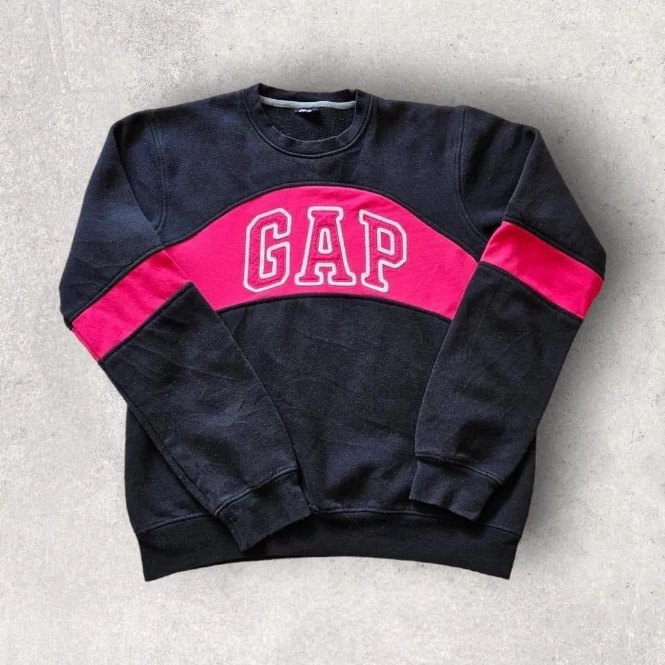 סווטשירט GAP בעיצוב מחודש בצבעי שחור וורוד, מידה M