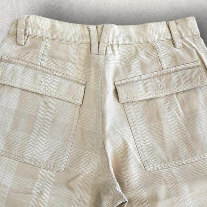 Vintage Quiksilver Cream Jorts במצב טוב מאוד עם סימן קטן מקדימה