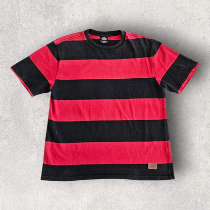 Y2K Dickies Red/Black T-shirt - Large, חולצת דיקיס משנות ה־2000 בצבע אדום/שחור מידה L