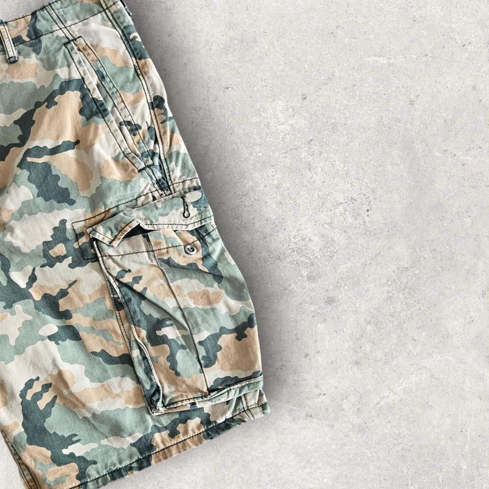Levis camo cargo shorts W36 vintage streetwear         