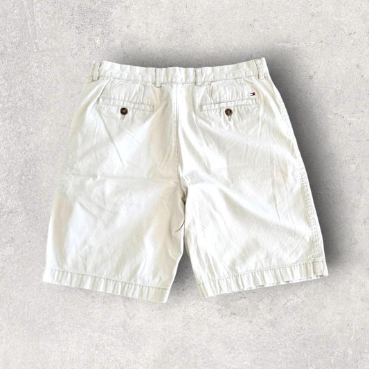 Tommy Hilfiger Cream Shorts בצבע קרם
