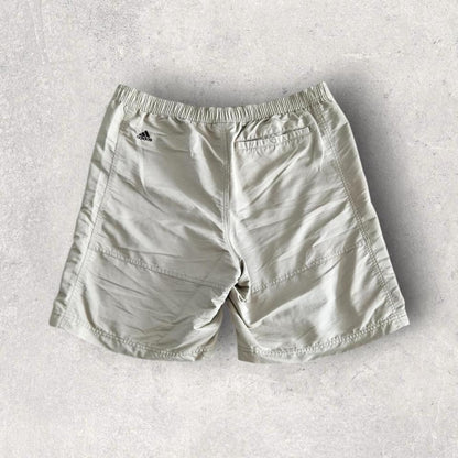 Vintage Adidas Cream Shorts עם גומי במותן