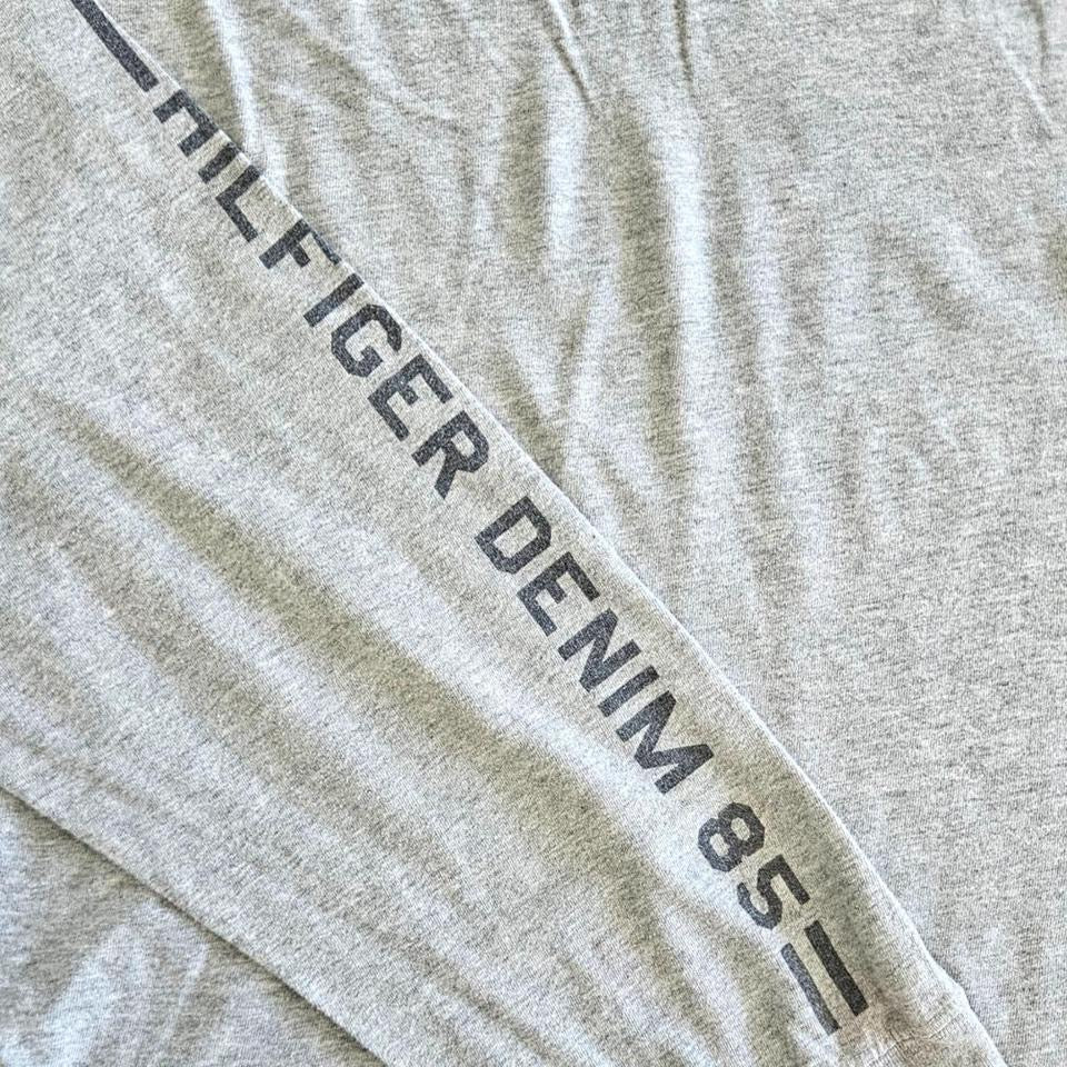 Tommy Hilfiger Long Sleeve Tee - XLarge חולצת טי ארוכה של טומי הילפיגר בסגנון קרופ, מידה XL,