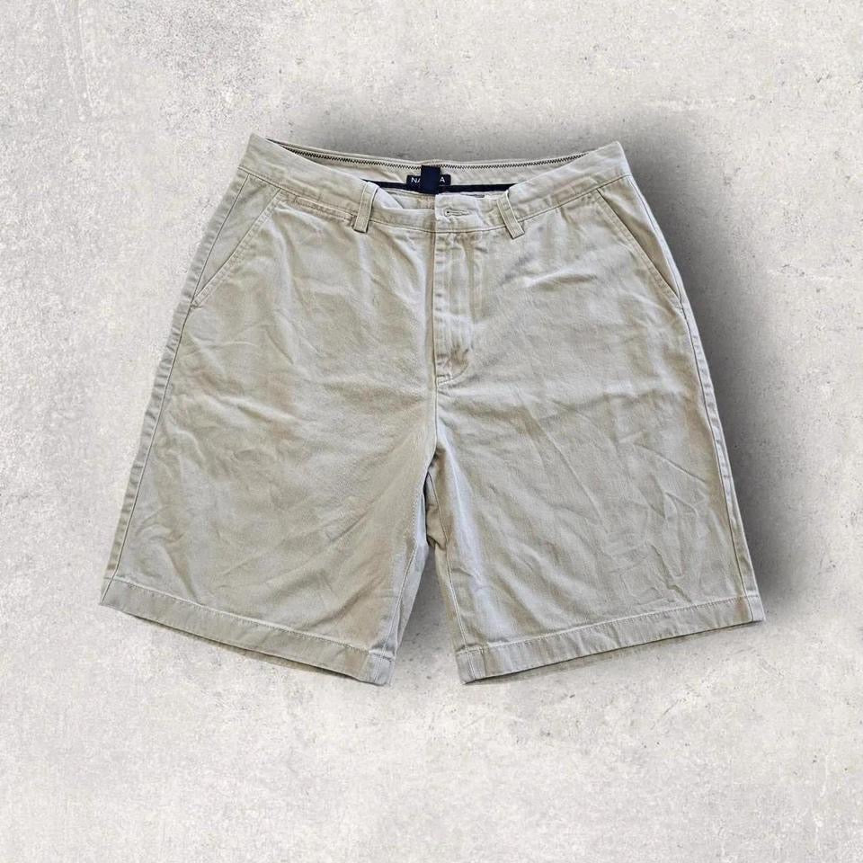 Nautica Khaki Shorts, מכנסי חאקי של נאוטיקה במצב מצוין עם סימנים קלים