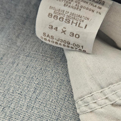 Wrangler blue short jeans size W34 with small stain on back