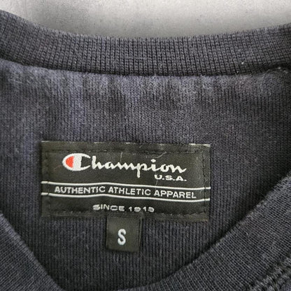 סווטשירט נייבי עם לוגו Champion במידה S