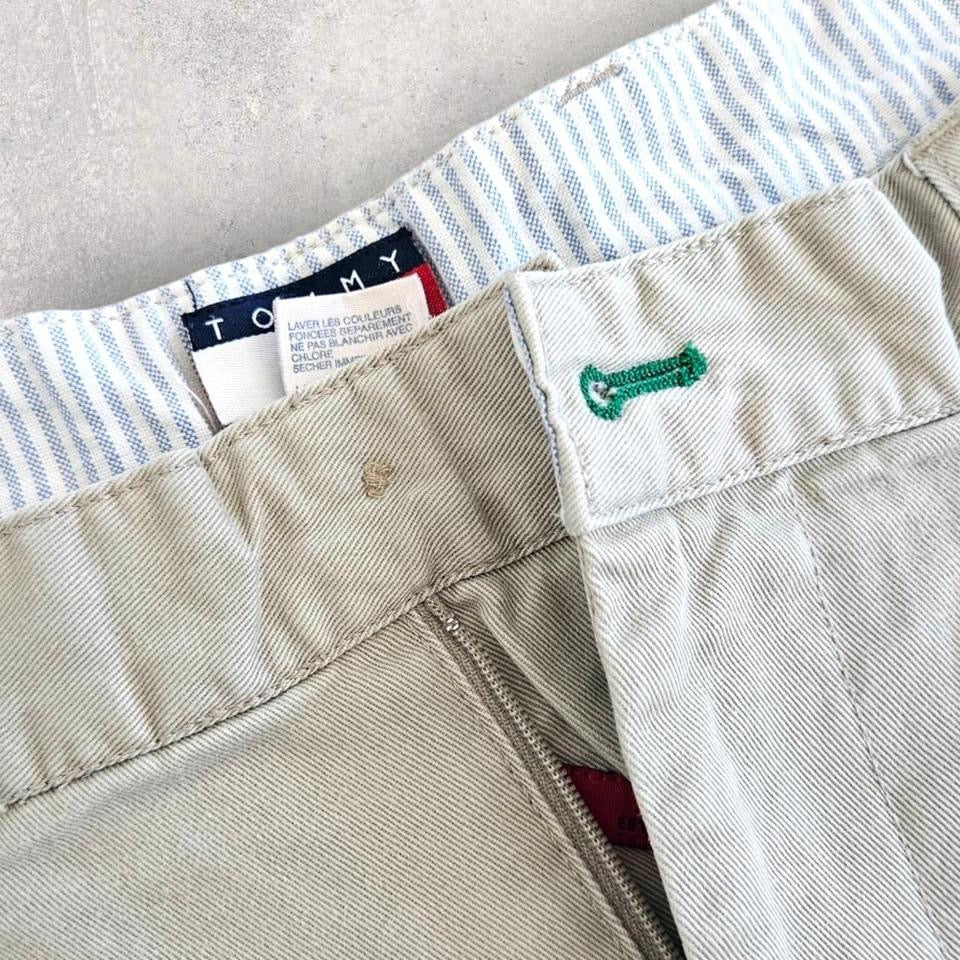 ommy Hilfiger grey short pants size W34 waist 84cm length 54cm missing main button