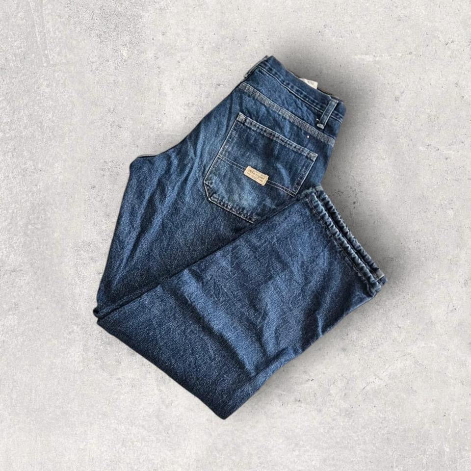 Wrangler Navy Thick Jeans – 30x32 עם חור ודעיכה קלה