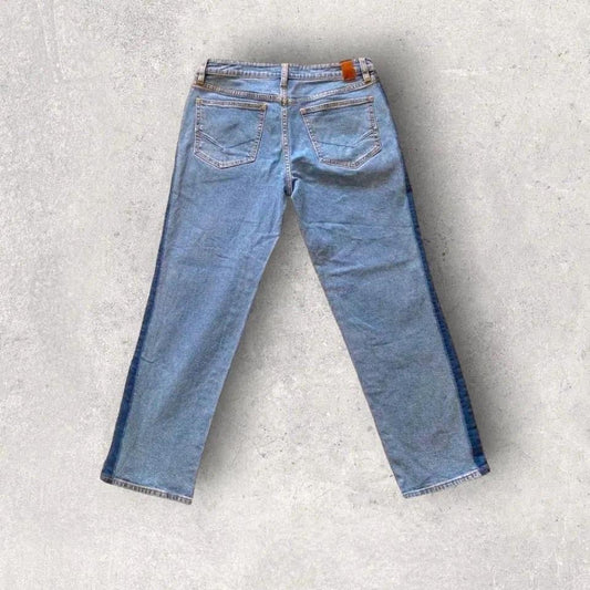 Woman’s Vans Jeans בצבע כחול כהה/נייבי, מידה מותן 82 ס״מ