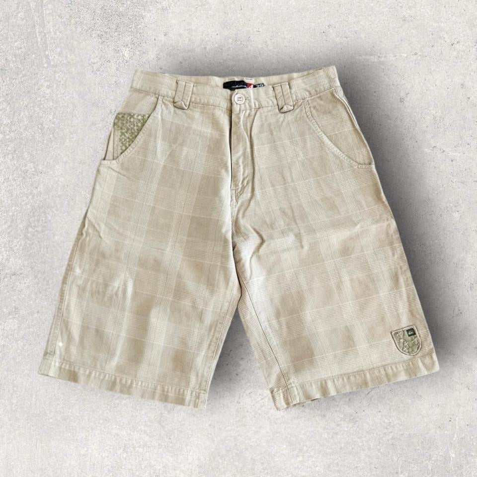 Vintage Quiksilver Cream Jorts במצב טוב מאוד עם סימן קטן מקדימה