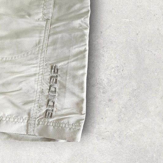 Vintage Adidas Cream Shorts עם גומי במותן
