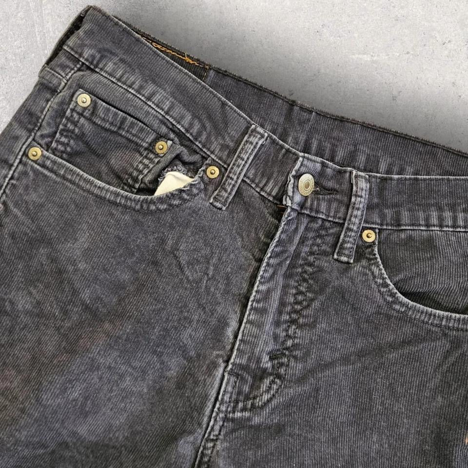 Levi’s 514 Navy Corduroy pants – 30x32 עם כתם קטן מקדימה