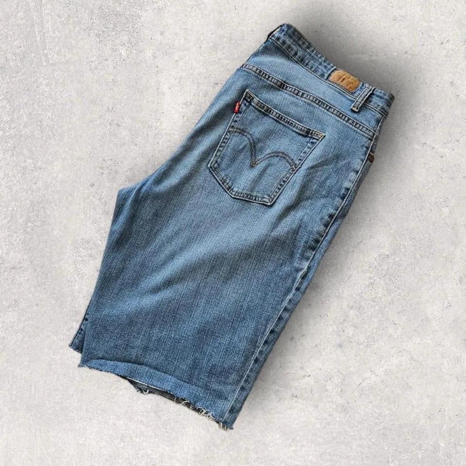 Levis 580 woman’s shorts בגזרת Boot Cut, צבע כחול