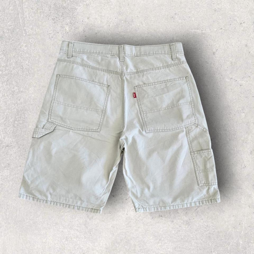 Levi’s Carpenters Jorts במידה W34 עם כתם גדול מקדימה במצב טוב