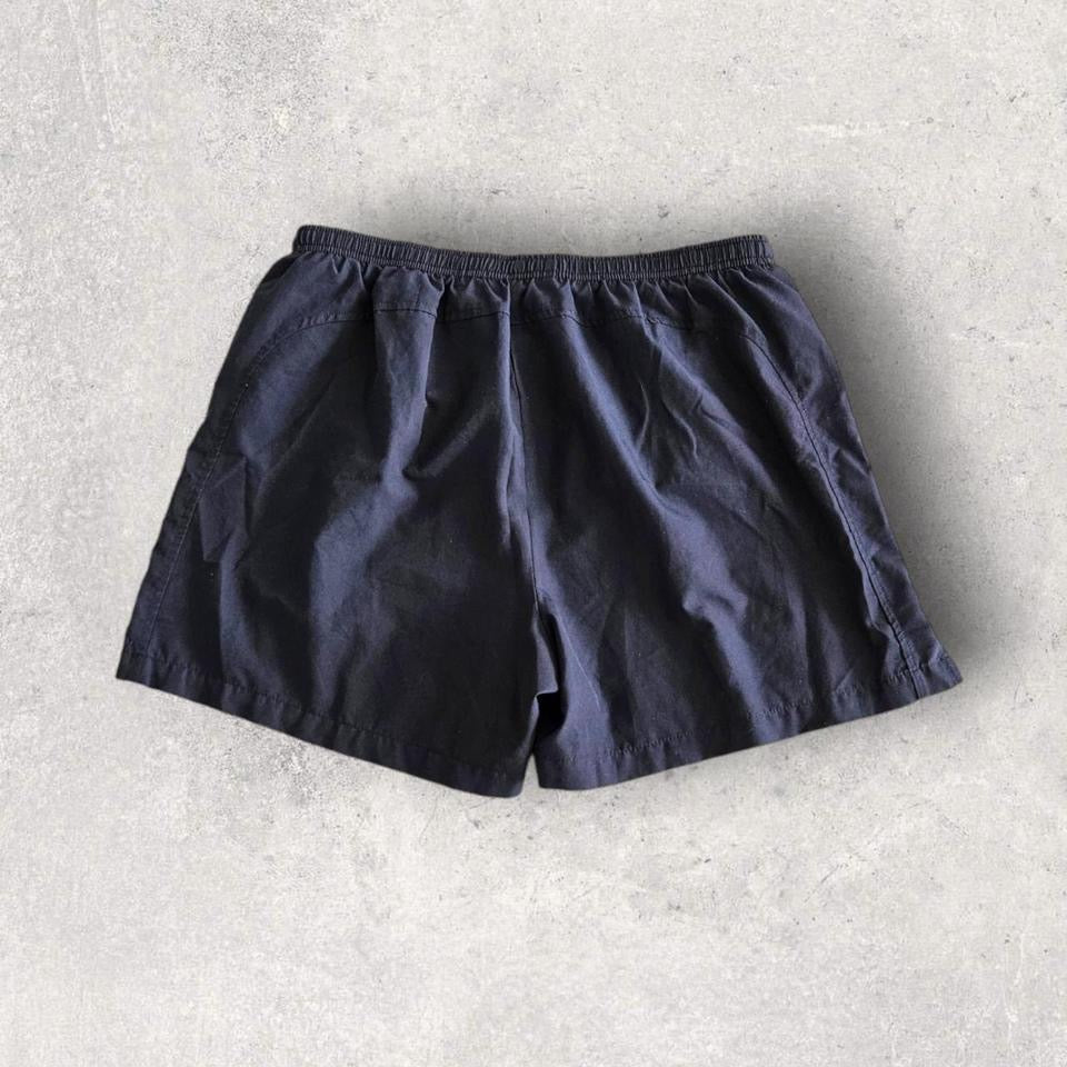 Woman’s Nike sports shorts בצבע שחור