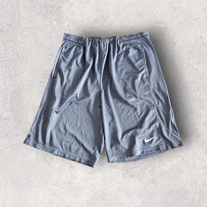 Nike Grey Basketball Shorts בצבע אפור