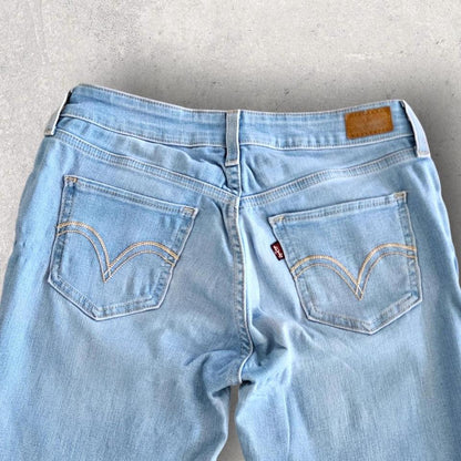 Woman’s Levi’s blue Jeans – W28 בצבע כחול, מידה W28