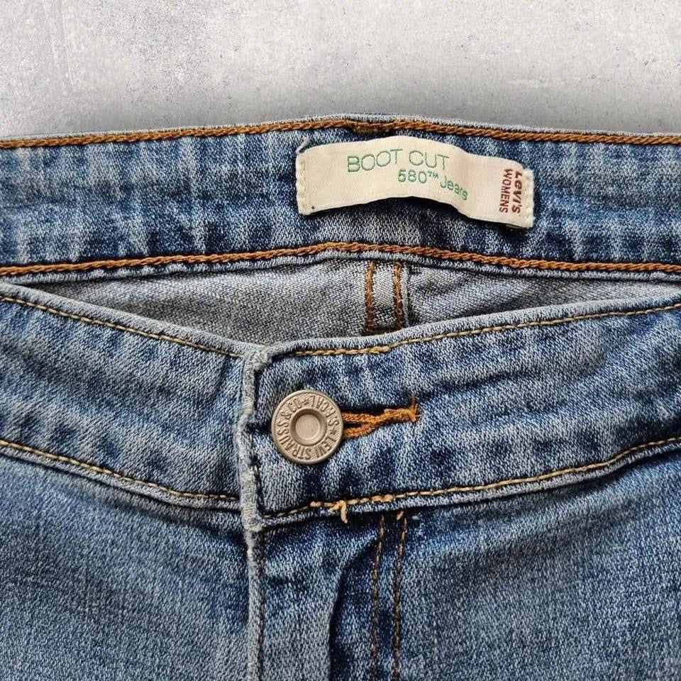 Levis 580 woman’s shorts בגזרת Boot Cut, צבע כחול