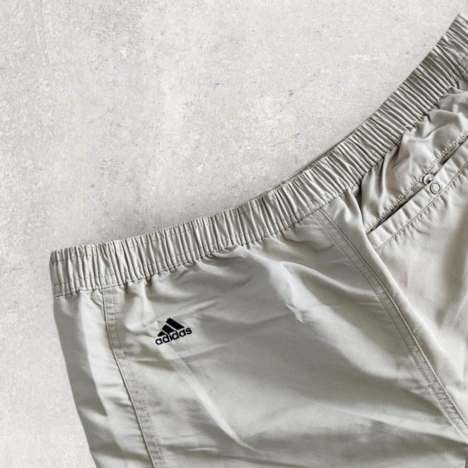 Vintage Adidas Cream Shorts עם גומי במותן