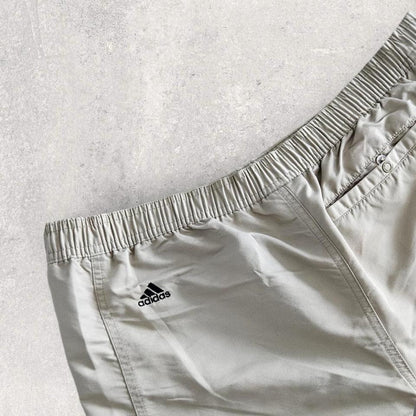 Vintage Adidas Cream Shorts עם גומי במותן