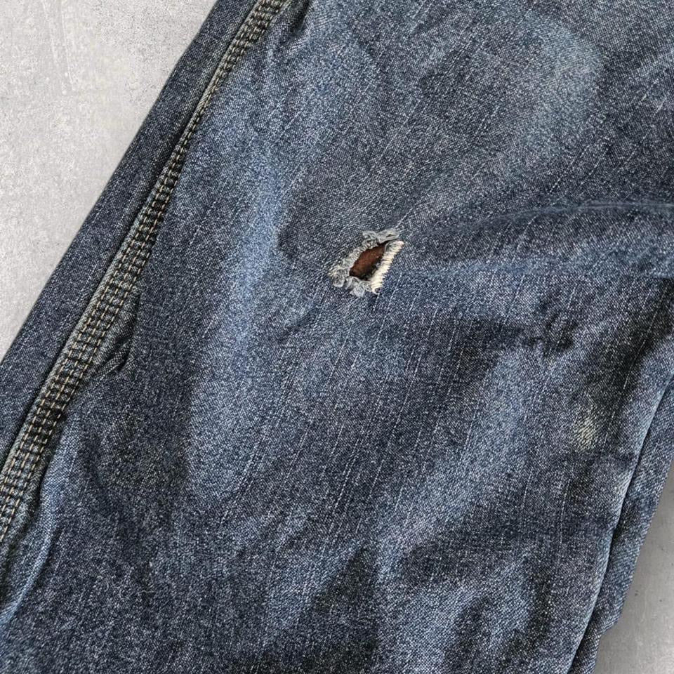 Wrangler Navy Thick Jeans – 30x32 עם חור ודעיכה קלה