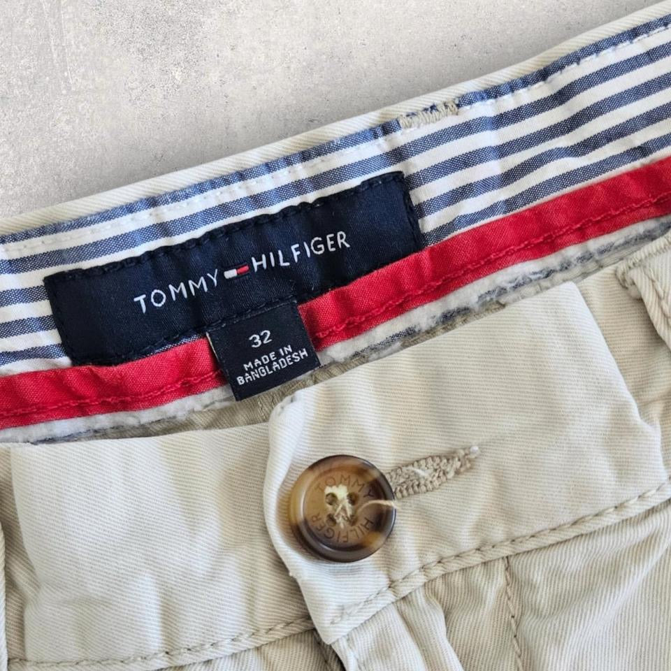 Tommy Hilfiger Cream Shorts בצבע קרם