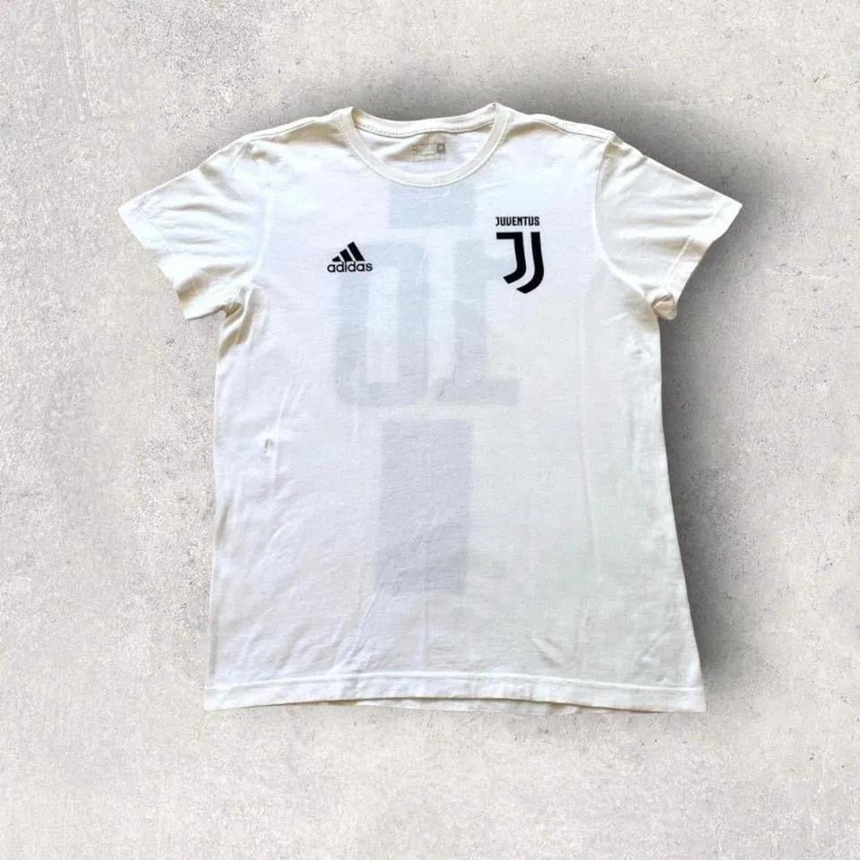 Adidas white juventus T-shirt - Small חולצת טי לבנה של יובנטוס מבית אדידס, מידה S
