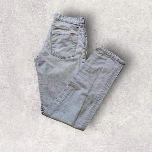Vintage Carhartt jeans 31x32 with paint stains and worn front