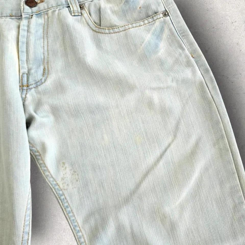 Levi’s 501 Jeans – 32 – נראה מזויף, מידה W32 L107, מצב 8/10 עם כתמים קדמיים.
