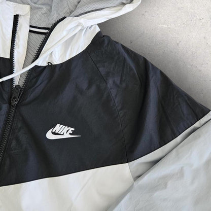 Nike White Windbreakers - Medium מעיל רוח לבן מידה M