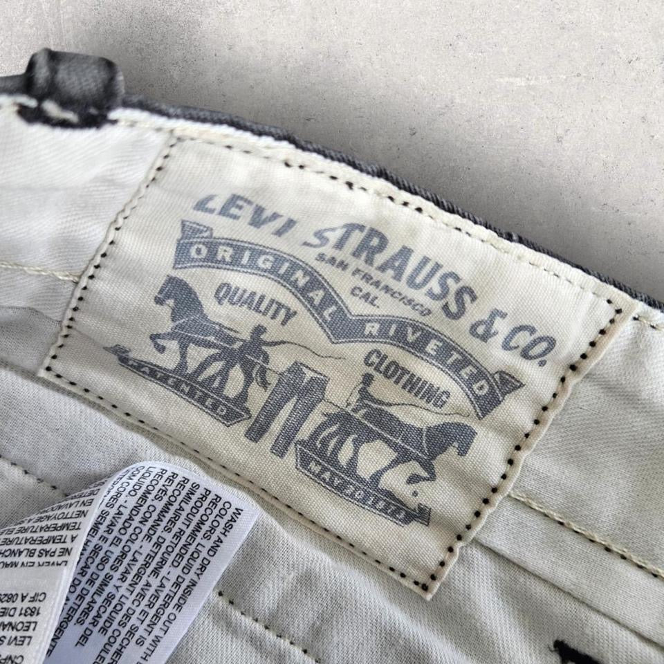 Levi’s Dark Grey Cargo Shorts W32 Vintage Utility