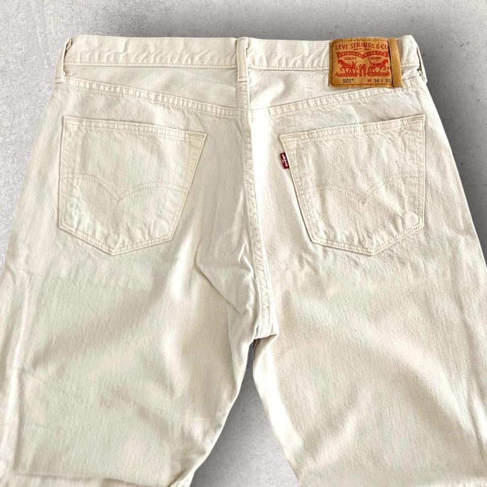 Levi’s 501 Cream Jeans – 36x32 בצבע קרם, מידה W36