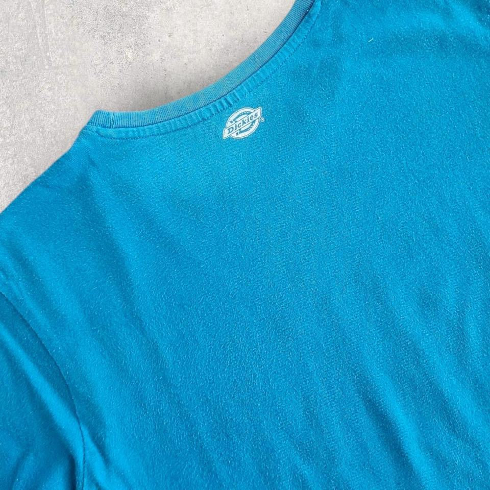 Dickies Blue Logo Tee - Small חולצה כחולה של דיקיז עם לוגו, מידה S לגבר
