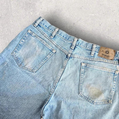 Wrangler short jeans size W38 with many stains front and back