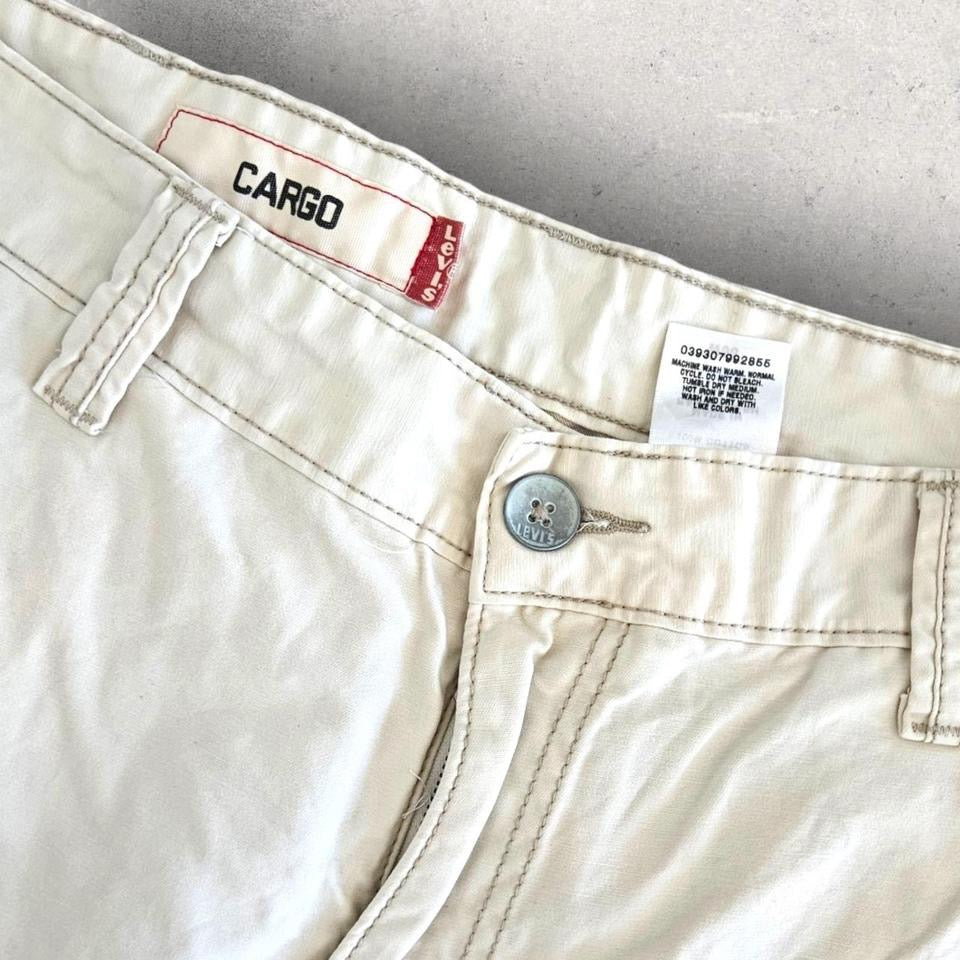 Levi's white cargo shorts W36 vintage streetwear        