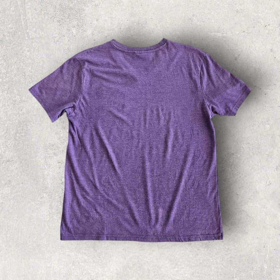 Dickies Purple V-neck Tee - Medium חולצת וי סגולה של Dickies, מידה M