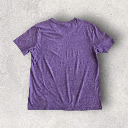 Dickies Purple V-neck Tee - Medium חולצת וי סגולה של Dickies, מידה M