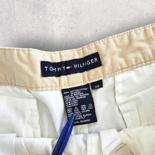 Tommy Hilfiger White Shorts בצבע לבן, מידה W36