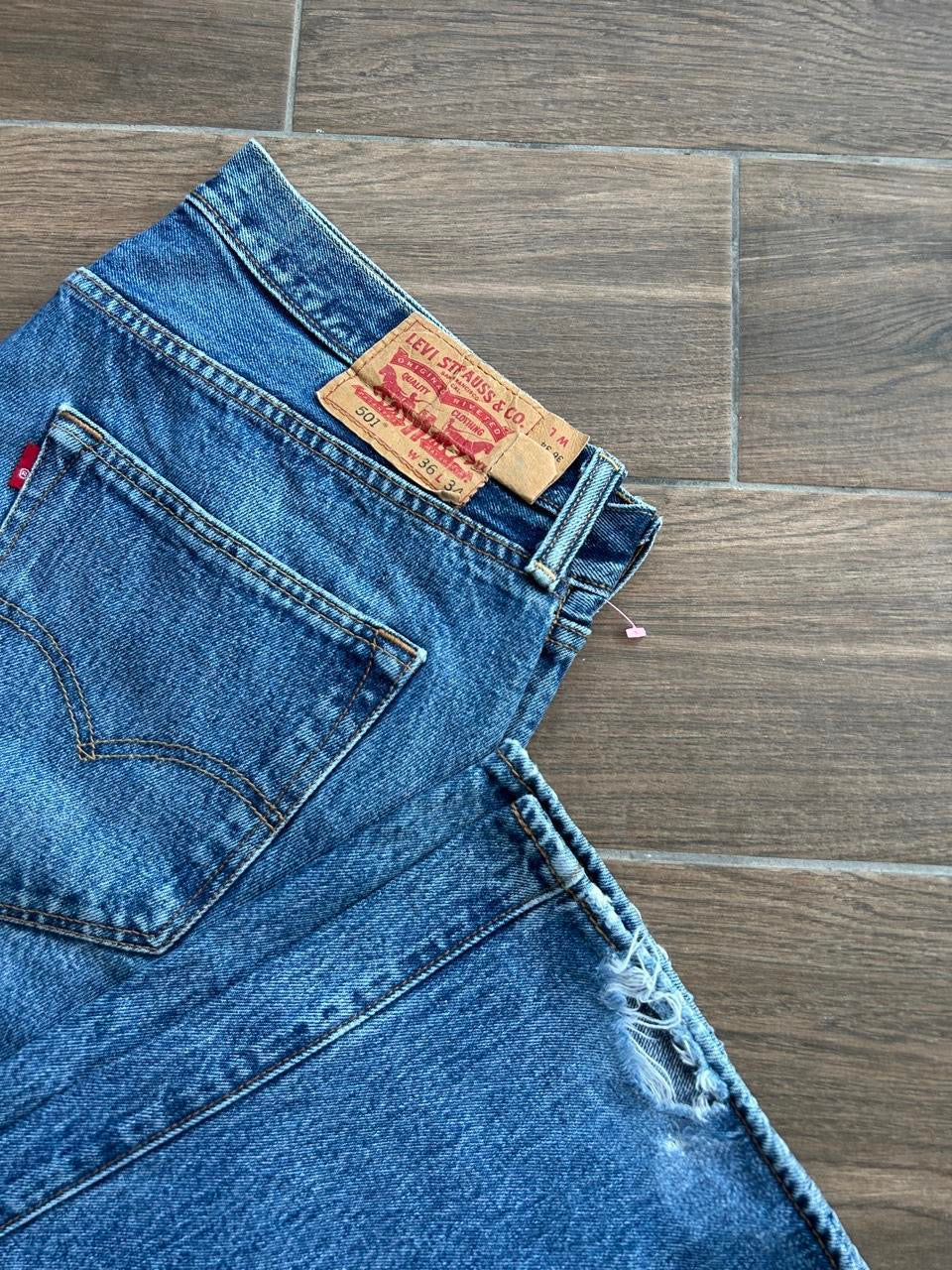 Levis 501 Blue Jeans – 36x34